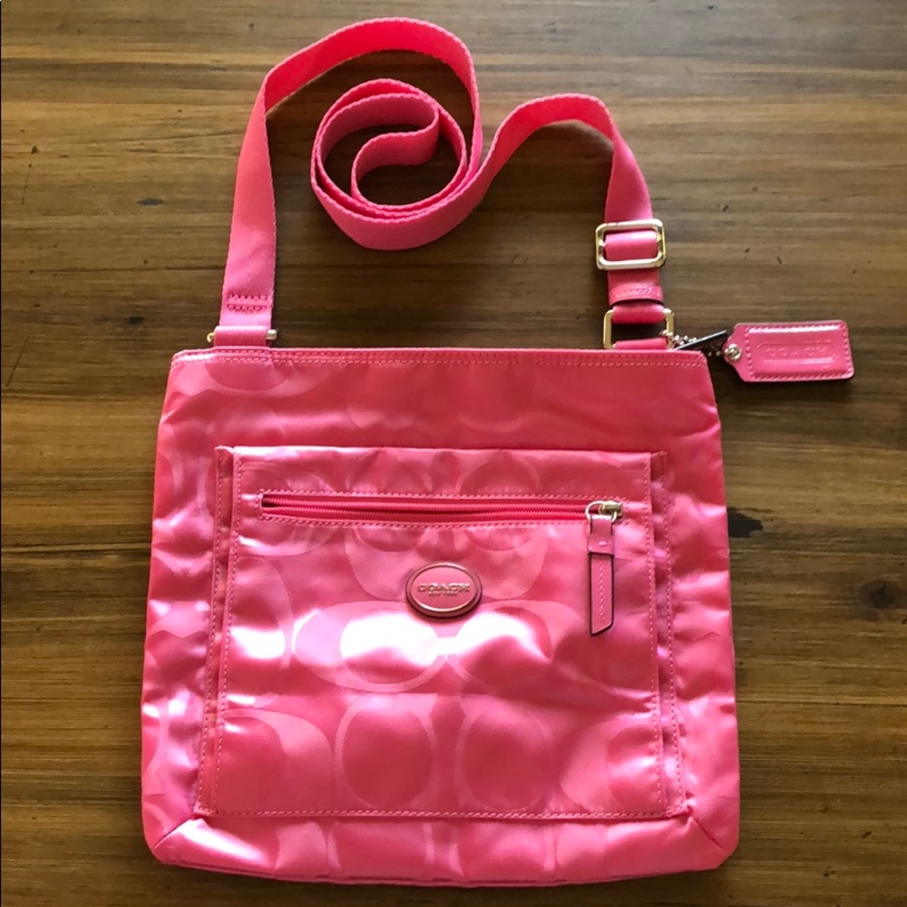 NWOT Coach pink crossbody purse